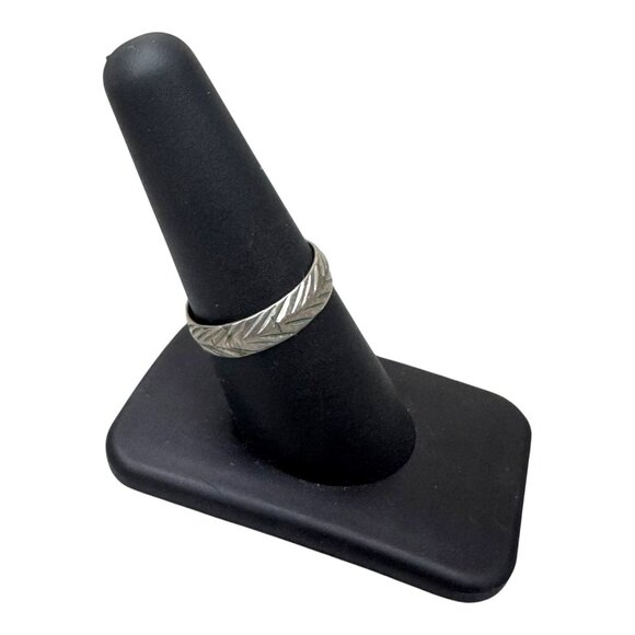 Vintage Etched Carved Silver Herringbone Textured Wedding Band Unique Ring Sz7.5 - Picture 7 of 8